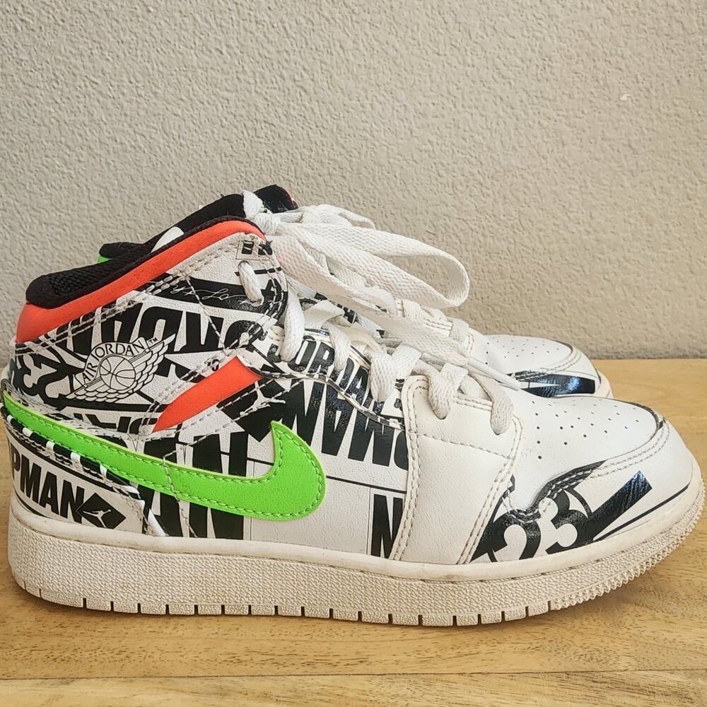Nike Air Jordan 1 Mid All Over Print Logos Boys Size 4Y 554724-119